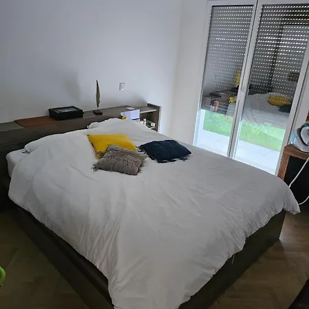 25 Min From Paris Apartment